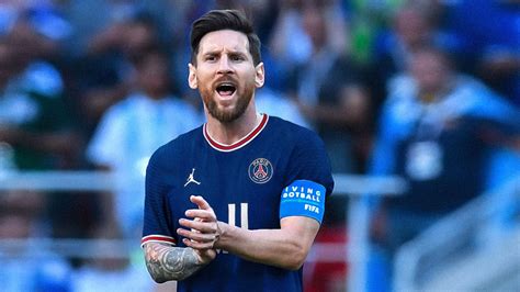 Messi to PSG: Ex-Barcelona star signs to join Neymar, Mbappé - Sports Illustrated