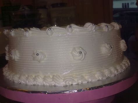 Raziah's CakeHouze: white sponge cake