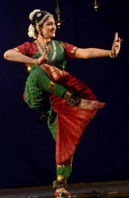 Beautiful dance | Indian classical dancer, Bharatanatyam poses, Indian classical dance