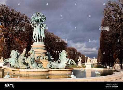 Statues in the Jardin du Luxembourg - Luxembourg Gardens - in the 6th ...