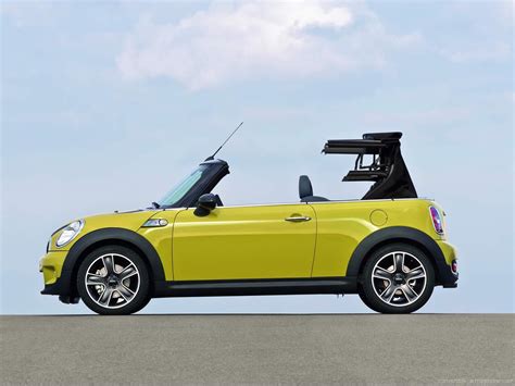 Mini Cooper S Convertible Hardtop : 2019 Mini Cooper S 3-door, 5-door Hardtop & Convertible ...