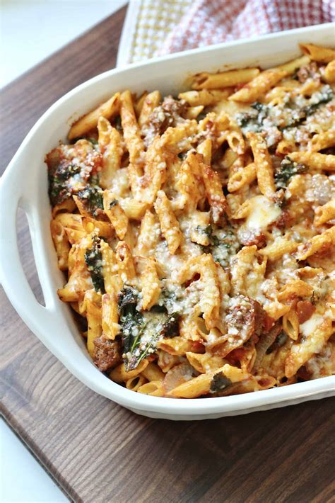 Cheesy Beef & Kale Pasta Bake | Milk & Honey Nutrition