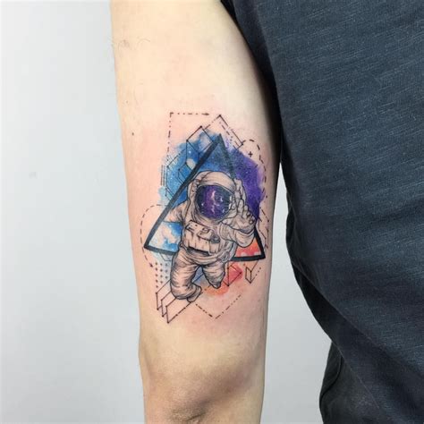 Astronout tattoo by Barış Yeşilbaş booking : info@barisyesilbas.com | Astronaut tattoo, Tricep ...