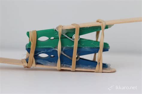 How to make a homemade a toy catapult for toys - Ikkaro