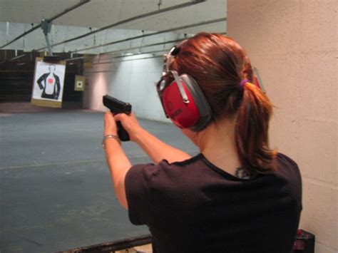 File:Shooting range Glock.jpg - Wikipedia