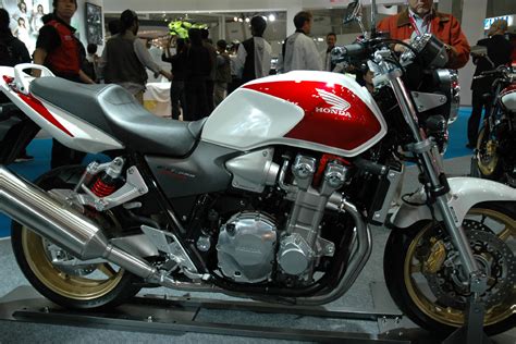 Honda Honda CB1300 Super Four - Moto.ZombDrive.COM