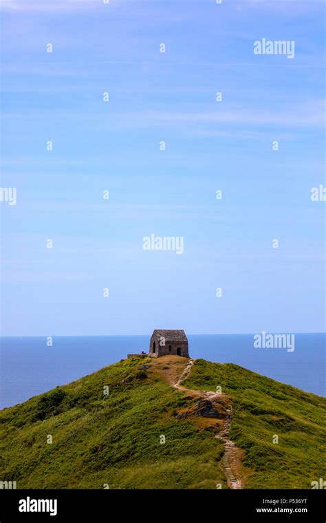 Rame Head Chapel on the Rame Peninsula at Whitsand Bay, Cornwall on a hot summers days Stock ...