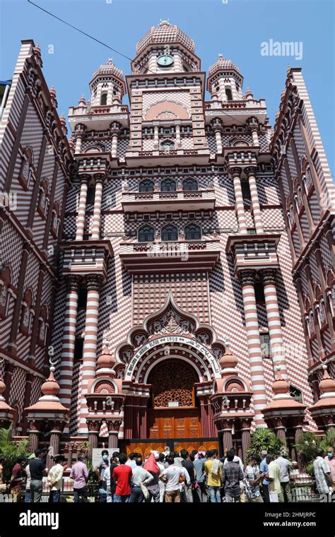 Red Mosque in the Pettah district of Colombo Stock Photo - Alamy