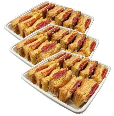 Cuban Guava Pastelitos Party Size (36 units): CUBANFOODMARKET.COM