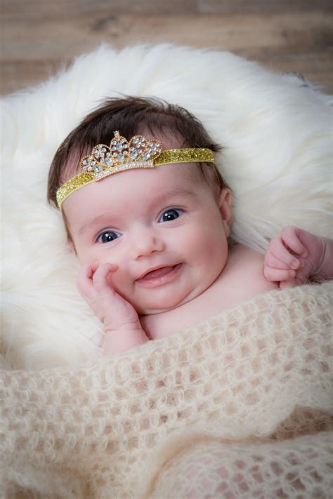 Such a cute smile from this newborn baby girl on her 1st portrait session | Baby girl pictures ...