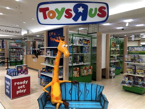 Toys"R"Us Mall of America Opening Weekend - Minnesota Parent