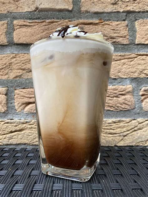 Iced Mocha Latte: An Easy 5-Minute Recipe to Try in 2024