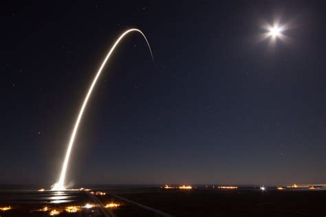 Photos: Falcon 9 flies off pad 39A – Spaceflight Now