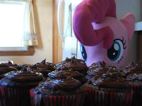 Pinkie Pie's Cupcakes by CollegeCADKid8908 on DeviantArt