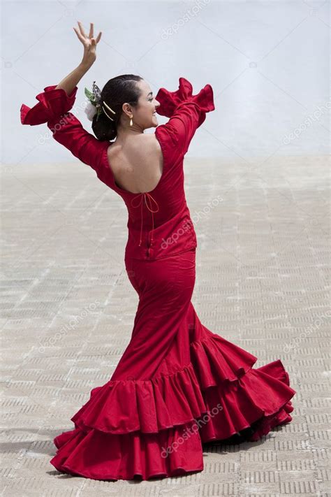 Traditional Woman Spanish Flamenco Dancer In Red Dress — Stock Photo © dmbaker #6319811