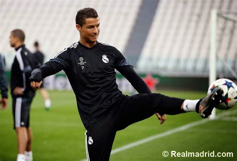 Cristiano Ronaldo 7: Cristiano Ronaldo : Training session / Entrenamiento in Juventus Stadium