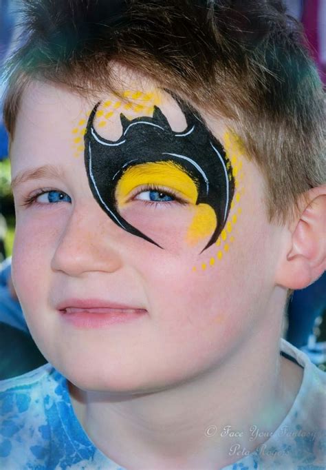 Batman eye design | Face painting halloween, Face painting tips, Batman face paint