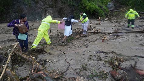 Hurricane Otis update: Storm's 'nightmare scenario' knocks out all communications in Acapulco ...