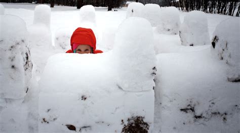 How to Build an Epic Snow Fort: 5 Pro-Tips for Optimum Construction