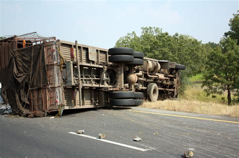 How Truck Accident Cases Are Different from Car Accident Case