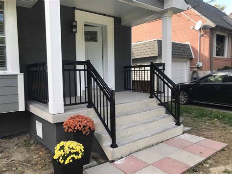 Professional Deck Railings Hamilton | Terrace Aluminum Railings