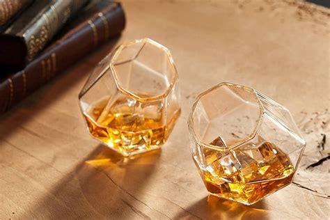 A Complete Guide to the 15 Best Whisky & Scotch Glasses | Man of Many