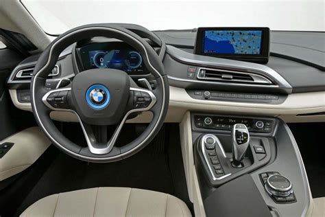 BMW i8 – interior | TheDetroitBureau.com