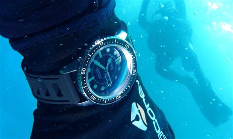 How to Choose a Dive Watch | ReviewThis