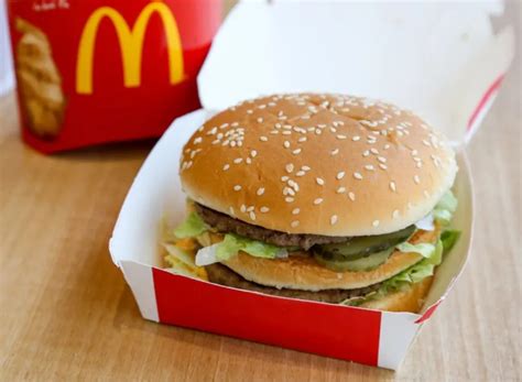 10 Most Iconic Fast-Food Burgers Of All Time