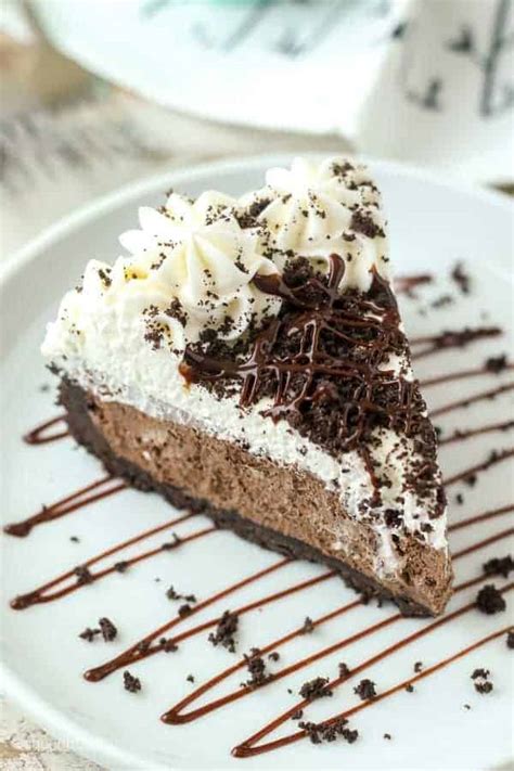 No-Bake Chocolate Marshmallow Pie - Beyond Frosting