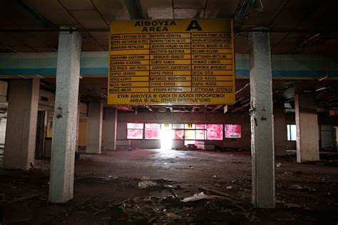 abandonedgreekairport-3 – Fubiz Media