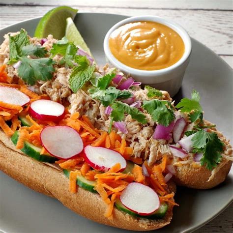 Slow Cooker Chicken Banh Mi Sandwiches- Food Meanderings