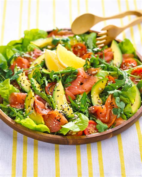 avocado smoked salmon salad