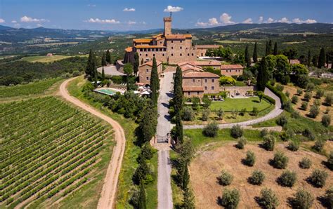 29 Best Wineries in Tuscany & Top Vineyard Resorts 2024