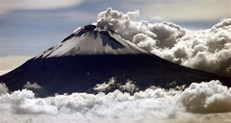 mexico-tourism-popocatepetl-volcano - Puebla Pictures - Puebla - HISTORY.com