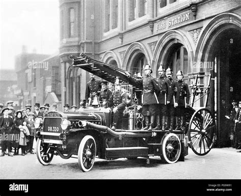 Old fire engine hi-res stock photography and images - Alamy