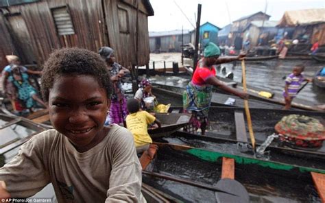 Makoko, a Floating Slum in Nigeria | Amusing Planet