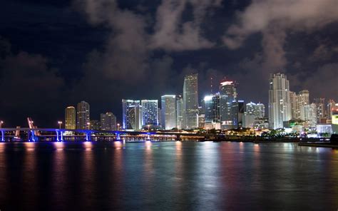 Miami Skyline Wallpapers - Top Free Miami Skyline Backgrounds - WallpaperAccess