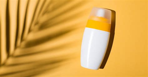 What Is Oxybenzone? What to Know About the Controversial Sunscreen Ingredient - Magazine Talks