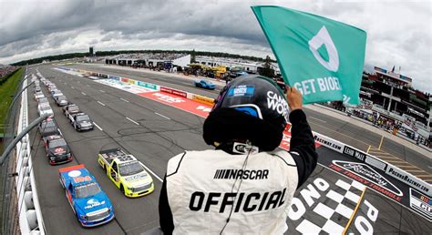 What the flags mean in NASCAR - NASCAR 101