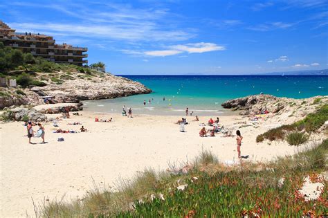 Guide to the Sandy beaches of Salou - Summer in Costa Dorada, Spain