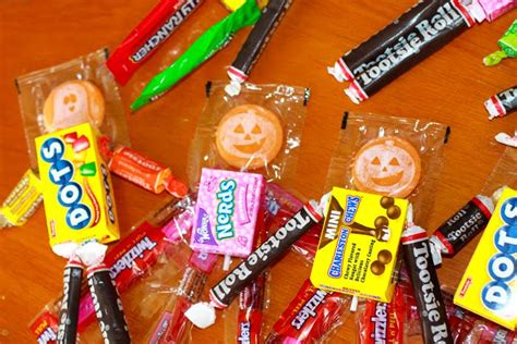 Gallery For > Halloween Candy Crafts