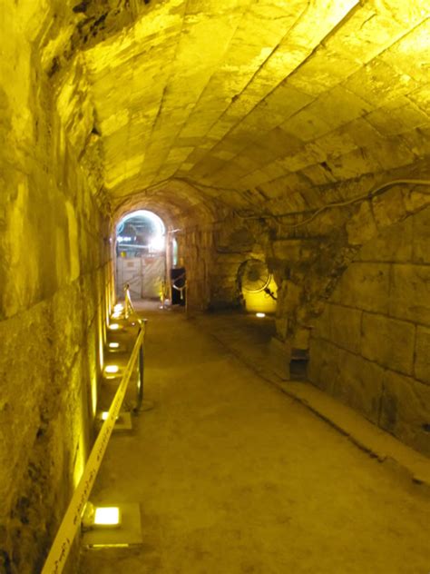 Western Wall Tunnels - Jerusalem 101