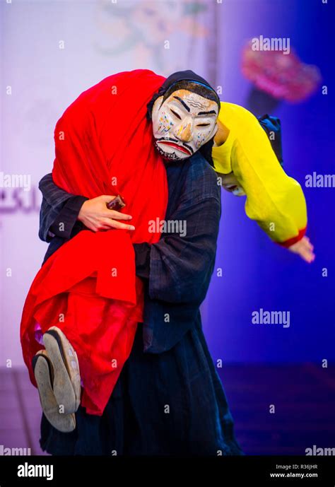 Actors performing the traditinal Korean Maskdance at Andong Korea Stock Photo - Alamy