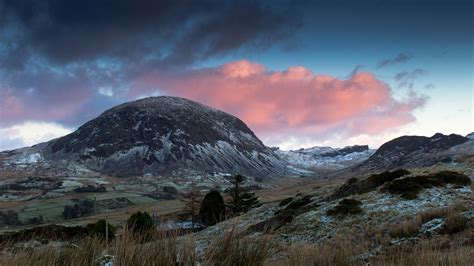 Sunrise in Snowdonia - Wales [5184 x 2916] [OC] : r/EarthPorn