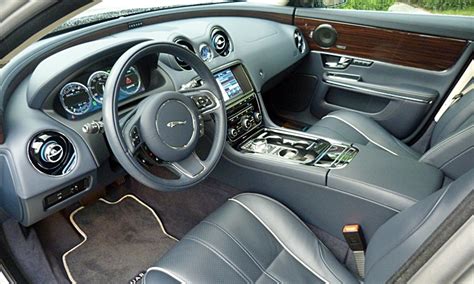 Jaguar XJ Photos: 2013 Jaguar XJ interior