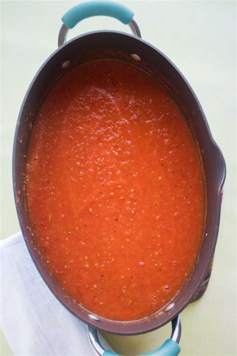 Roma Tomato Sauce Recipe - Easy Made With Fresh Tomatoes!