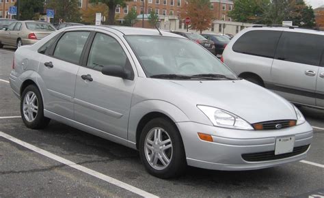 File:2000-04 Ford Focus SE sedan.jpg - Wikimedia Commons