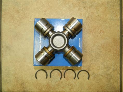 AAM 1344/3R Series Universal Joint 1/2 ton GM Trucks Inside Snap Rings | C&M Gearworks