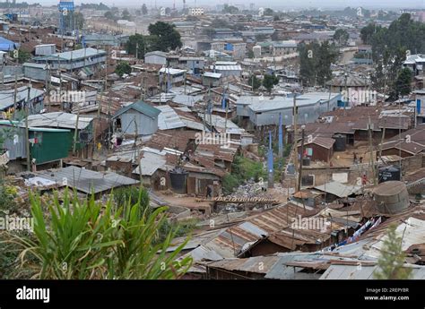 KENYA, Nairobi, Kibera slum / KENIA, Nairobi, Slum Kibera Stock Photo - Alamy